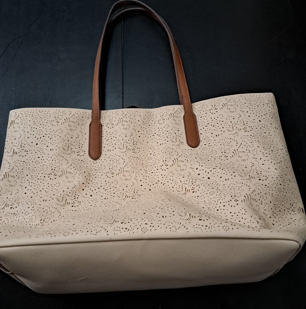 NWOT Ulta Pink Laser Cut Large Tote Bag